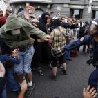 Las cargas policiales en Neptuno