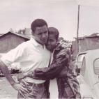 "20 años pasan volando" es el texto que acompaña esta foto.