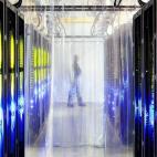 Redes de fibra óptica, routers y enchufes