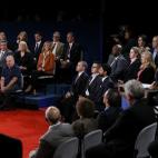 5c8b7627200000430470d24b