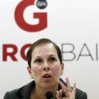 Tras seis meses de baja, la diputada y portavoz municipal de Geroa Bai reapareció con una ovación en el trabajo en agosto de 2011. Hoy, habla sin tapujos de su cáncer.