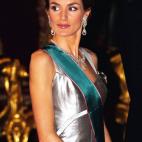 5c8aab63250000bd05818607