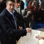 Patxi López, votando.