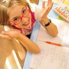 Si tu hijo ha pillado el ritmo y va más deprisa con sus deberes, intenta adelantar contenido si el profesor lo permite. No solo conseguirás ir por delante, si no que se podrá permitir saltarse un día si hace falta. A mi esta técnica me ha f...