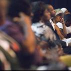 Un grupo de asistentes a la conferencia de Romney de la Asociación Nacional para el Progreso de la Personas de Color (NAACP)