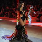 5c8ad014240000f7054c8098