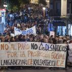 5c8ad061240000f7054c8158