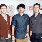 5c8b2af92400004205a44292