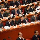 El expresidente Jiang Zemin escucha el discurso del presidente Hu Jintao en el Congreso