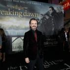 5c8ac514360000c81a6c094a