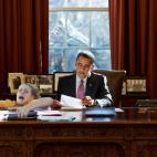 5c8b30fa2500000d04ca44e1