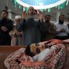 5c8ad07f3b000070066c9f9c