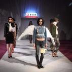 5c8ab650230000dd04238f09