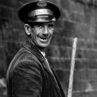 5c8ad152360000a61b6c2048