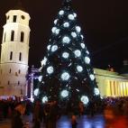 5c8b5835240000f7054d3e0e