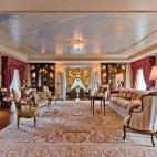 La cantante se hizo construir a la medida esta morada de 2.400 metros cuadrados sobre una isla privada.