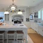 840 metros cuadrados de casa y playas privadas.