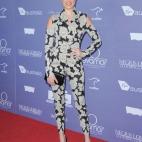 La actriz Jessica McNamee, con los hombros medio al aire, en la gala de Australians in Film 8th Annual Breakthrough Awards, esta semana en Los Angeles.