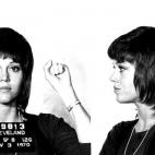 Se le apodó Hanoi Jane por su lucha contra la guerra de Vietnam. Le pillaron con fármacos y casi la acusan de narcotráfico. La denuncia le acusaba además de agredir a los agentes.