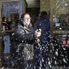 Administración número 115 de Barcelona, que ha vendido una serie completa del número 76058, agraciado con el premio gordo en el Sorteo Extraordinario de Navidad, a través de ventanilla, lo que apunta a que está muy repartido entre los vecin...