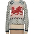 Con dragones y cruces (no sabemos si es muy muy navideño, pero no lo vemos muy posible en otra época del año). De Andrew Mackenzie para Yoox (171 €).