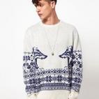En azul y blanco, muy alpino, de Peoples Market para Asos (63,89 €).