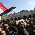 Un multitud ha asistido a las exequias de las víctimas de las manifestaciones del miércoles.