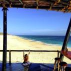 La novia de George Clooney, Stacy Keibler, felicita las Navidades desde este soleado paraje