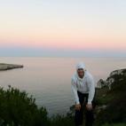 "Feliz Navidad a aquellos que la celebran y felices fiestas a todos!! Happy Holidays to all and ENJOY!!!!", dice el tenista en Facebook y Twitter.