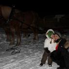 La cantante posa junto a su hijo en la nieve para felicitar las fiestas.