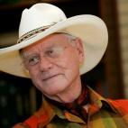 El actor, quien durante más de una década interpretó al malévolo JR Ewing en el show "Dallas" - y quien lo hizo una vez más para la nueva versión, que inició este año, falleció el 23 de noviembre, a los 81 años.