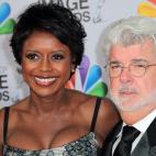 5c8b26a4230000d504243dbd