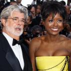 5c8b26a9250000e203ca2d1a