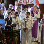 La hija de Payá dedica unas palabras a su padre durante el servicio fúnebre en la parroquia de El Cerro, donde siempre vivió el opositor.