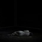 'Mengxi lying away', 2010-1 ©Nadav Kander. Cortesía de Flowers Gallery, London