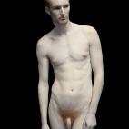 'Michael standing', 2010 ©Nadav Kander. Cortesía de Flowers Gallery, London