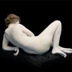 'Audrey with toes and wrist bent', 2011, ©Nadav Kander. Cortesía de Flowers Gallery, London