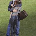 Un abrazo un poco más normal.