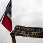 Los estudiantes han expresado su rechazo a las principales cadenas de televisión por su sesgo informativo.