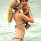 Doutzen Kroes y su hijo Phyllon Joy Gorre