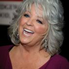 17 millones de dólares (14 millones de euros) para Paula Deen en el último año. Tiene libros que son súperventas, además de programas de televisión. Se le ha visto en portadas de revistas (sobre todo tras anunciar hace meses que tiene diab...