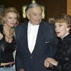 5c8b7192240000f7054d7e48