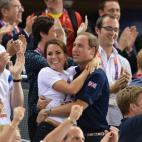 Los duques de Cambridge se desataron en el velódromo para animar a los ciclistas británicos. El equipo británico de ciclismo masculino en sprint en pista se llevó el oro y un récord del mundo.