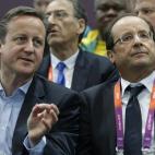 El presidente francés Francois Hollande y el primer ministro británico David Cameron, en el partido de balonmano femenino entre Francia y España, el 30 de julio.