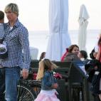 Con su mujer, Olalla Domínguez, y sus hijos.