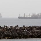 Vista de la bahía de Las Palmas de Gran Canaria, con varios barcos fondeados