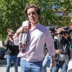 5c8a7590360000a61b6b8025