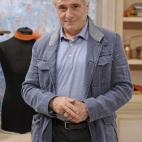 5c8b7a80240000f404a4d1df