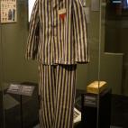 5c8a4850250000e203c8d6b6