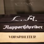 Brazaletes de prisionero funcionario.